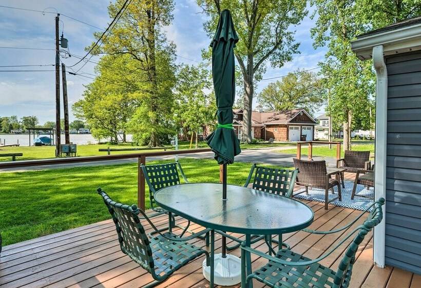 Lovely Belle Center Cottage On Indian Lake!