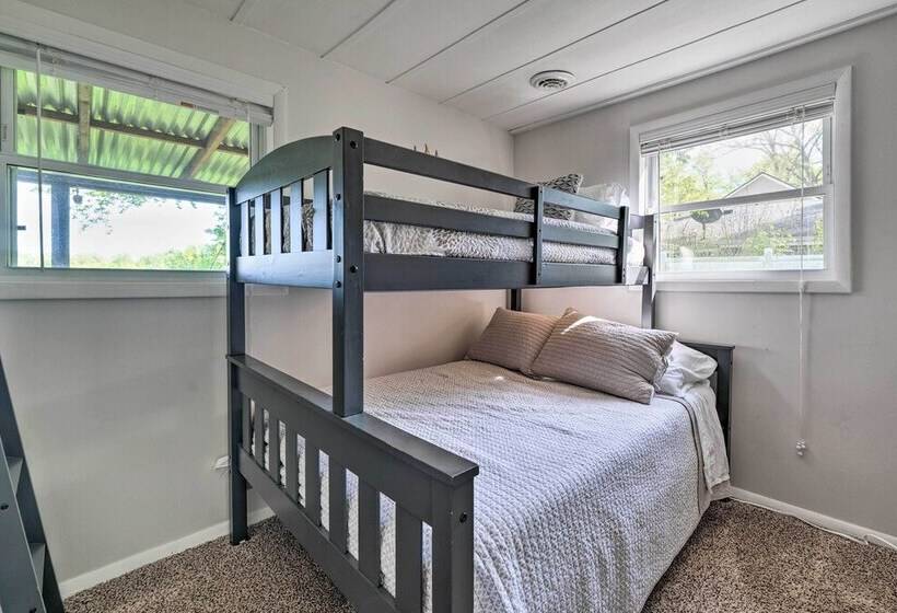 Lovely Belle Center Cottage On Indian Lake!