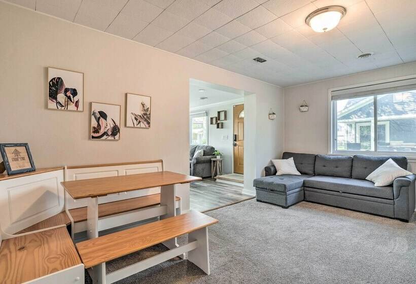 Lovely Belle Center Cottage On Indian Lake!