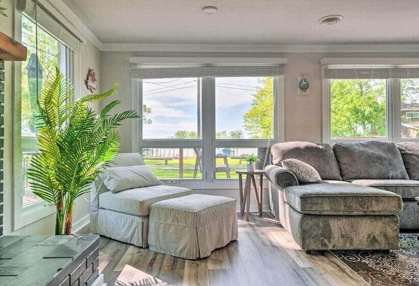 Lovely Belle Center Cottage On Indian Lake!