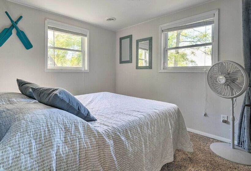 Lovely Belle Center Cottage On Indian Lake!