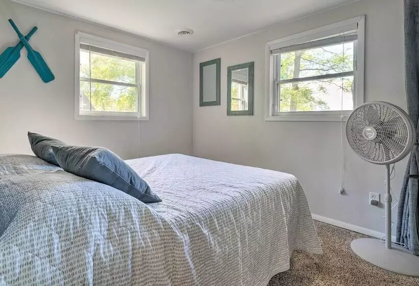Lovely Belle Center Cottage On Indian Lake!