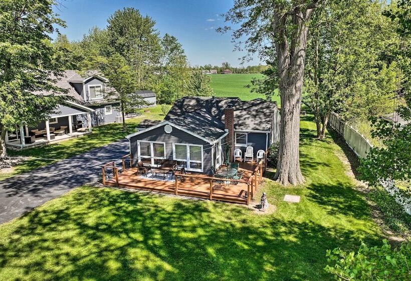 Lovely Belle Center Cottage On Indian Lake!