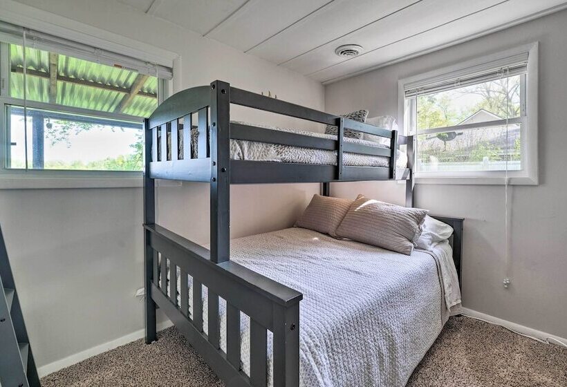 Lovely Belle Center Cottage On Indian Lake!