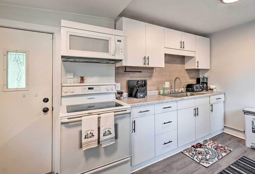 Lovely Belle Center Cottage On Indian Lake!