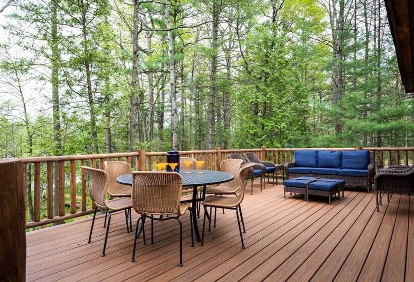 Luxe Riverfront Lodge: Group Wine And Ski Retreats