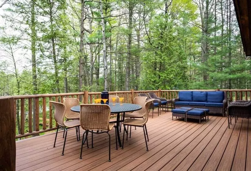 Luxe Riverfront Lodge: Group Wine And Ski Retreats