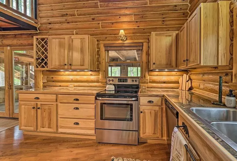 Luxe Riverfront Lodge: Group Wine And Ski Retreats