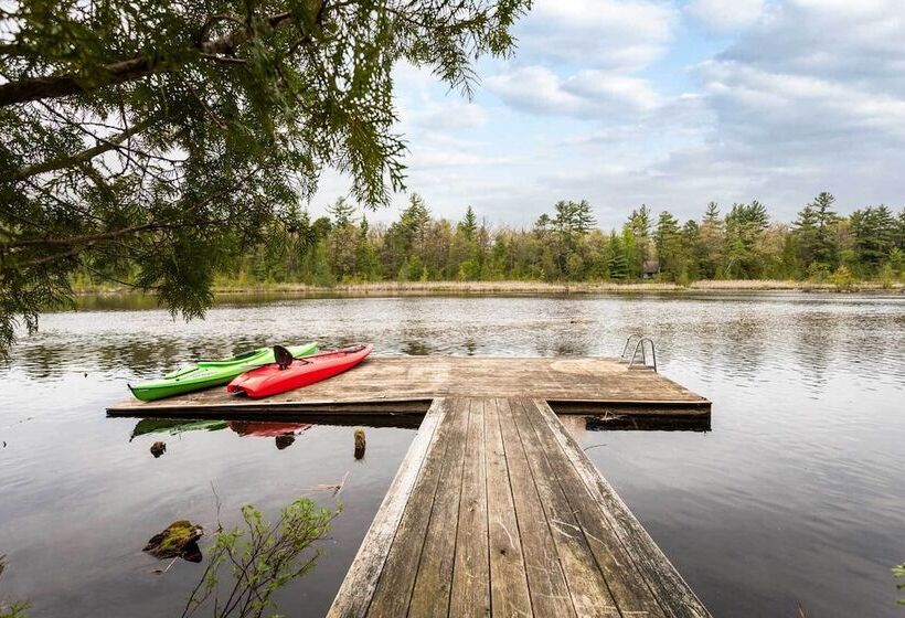 Luxe Riverfront Lodge: Group Wine And Ski Retreats