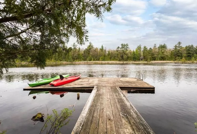 Luxe Riverfront Lodge: Group Wine And Ski Retreats