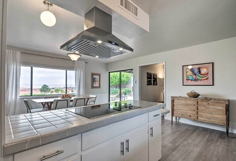 Mid Century Page Retreat W/ Lake Powell Views!