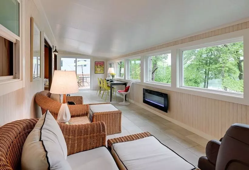 Modern  Little Bear Cottage  At Santeetlah Lake!