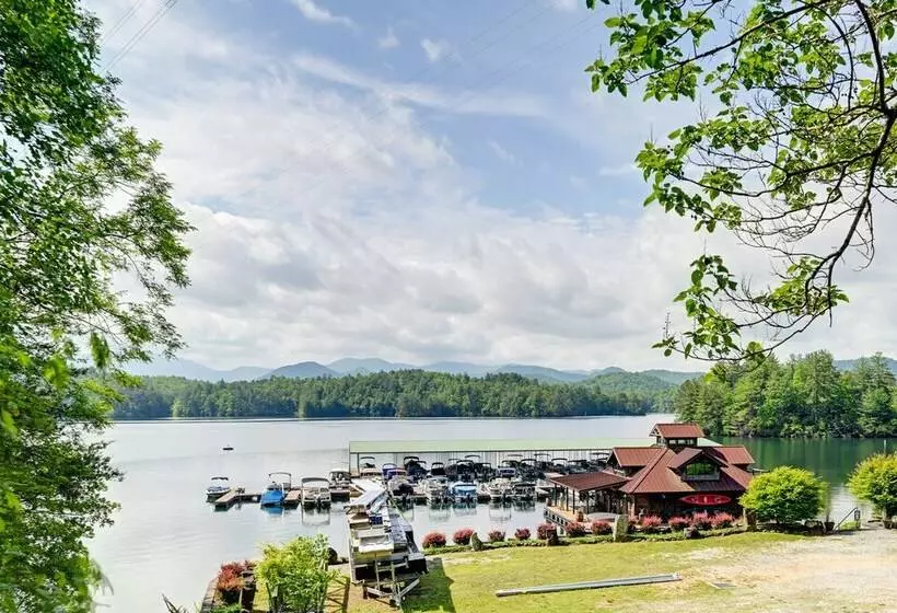 Modern  Little Bear Cottage  At Santeetlah Lake!
