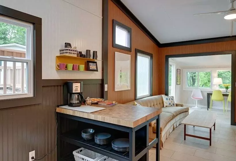 Modern  Little Bear Cottage  At Santeetlah Lake!