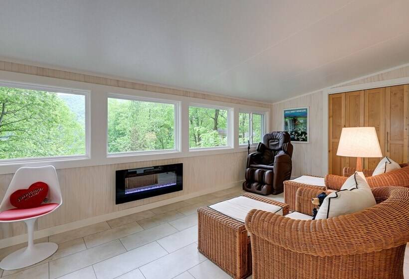 Modern  Little Bear Cottage  At Santeetlah Lake!