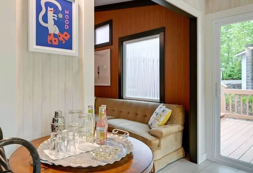 Modern  Little Bear Cottage  At Santeetlah Lake!