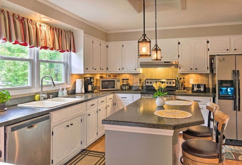 Paradise Lakehouse In Hickory W/ Dock & Views!