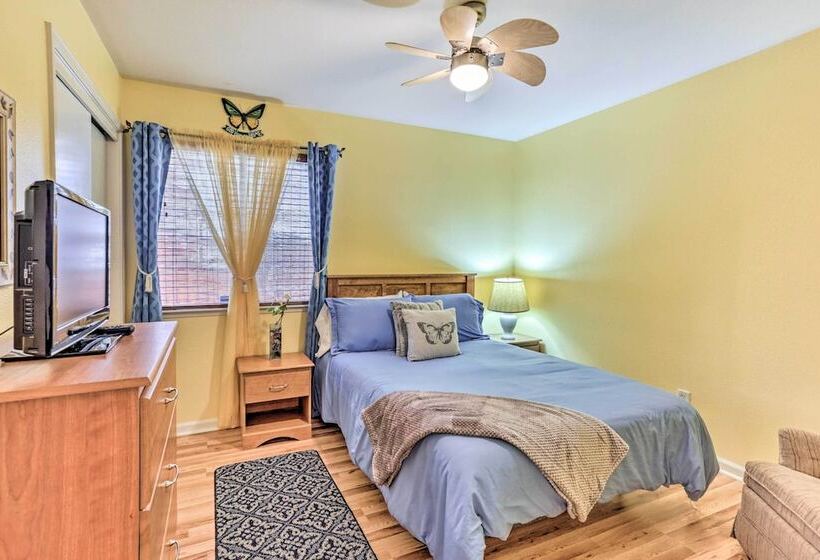 Peaceful Fresno Home, Near Popular Wineries!