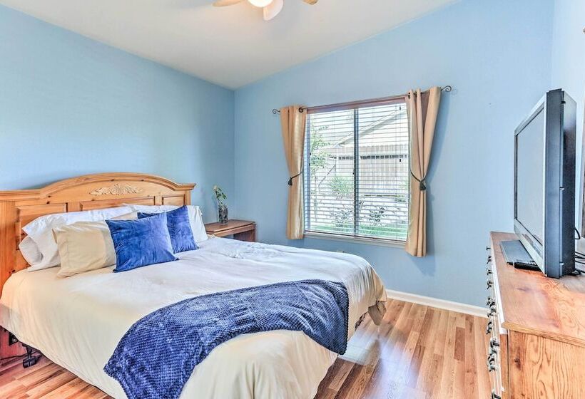 Peaceful Fresno Home, Near Popular Wineries!