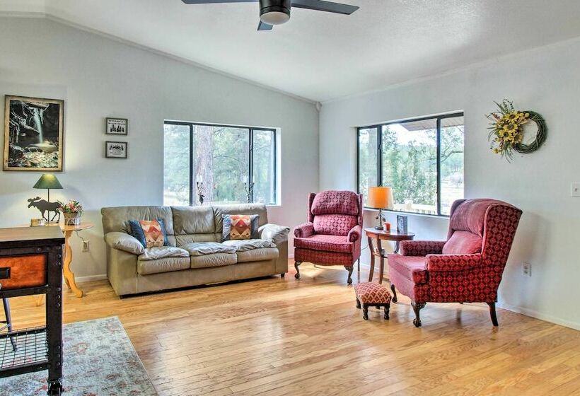 Peaceful Nutrioso Cabin Retreat W/ Mountain Views!