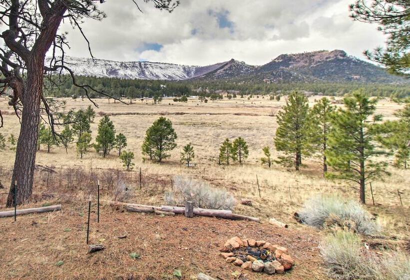 Peaceful Nutrioso Cabin Retreat W/ Mountain Views!