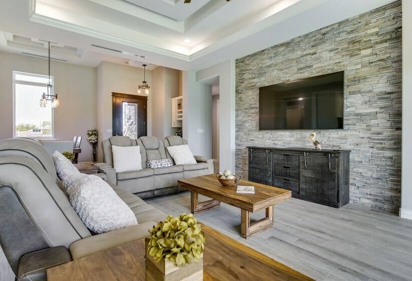 Picturesque Texas Gulf Coast Home In Port Isabel!