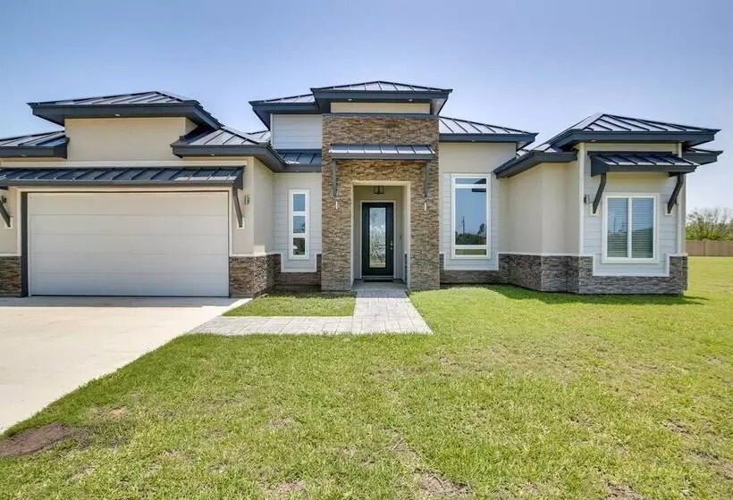 Picturesque Texas Gulf Coast Home In Port Isabel!
