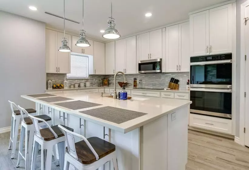 Picturesque Texas Gulf Coast Home In Port Isabel!
