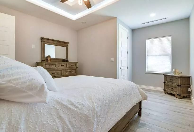 Picturesque Texas Gulf Coast Home In Port Isabel!