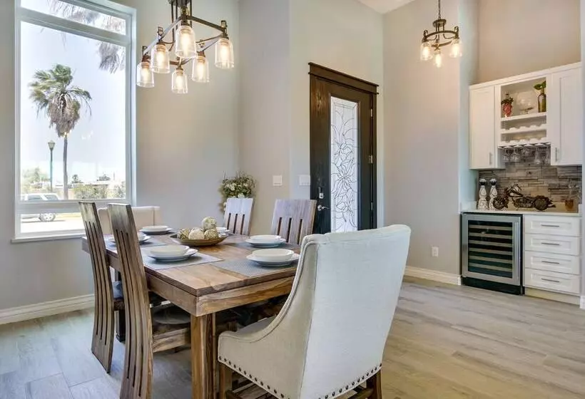 Picturesque Texas Gulf Coast Home In Port Isabel!