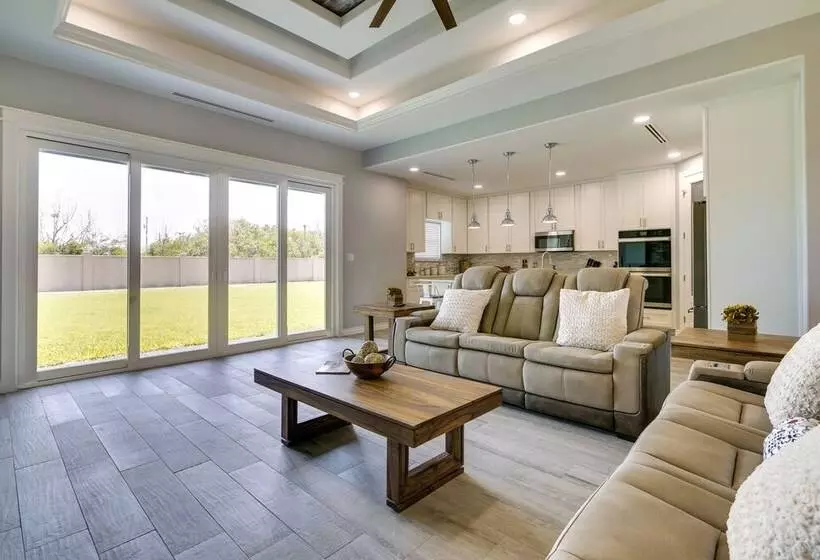 Picturesque Texas Gulf Coast Home In Port Isabel!