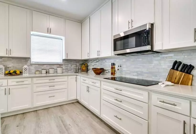 Picturesque Texas Gulf Coast Home In Port Isabel!