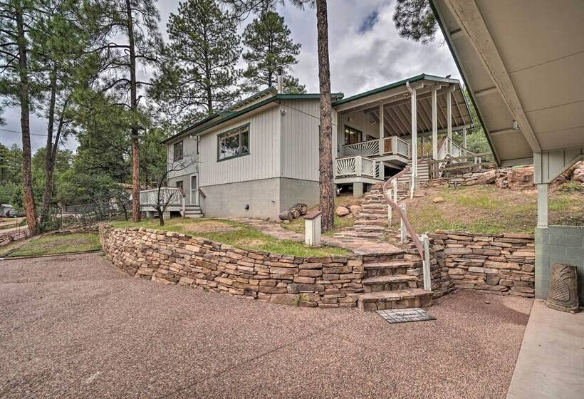 Cozy Pine Retreat W/ Private Hot Tub & Views