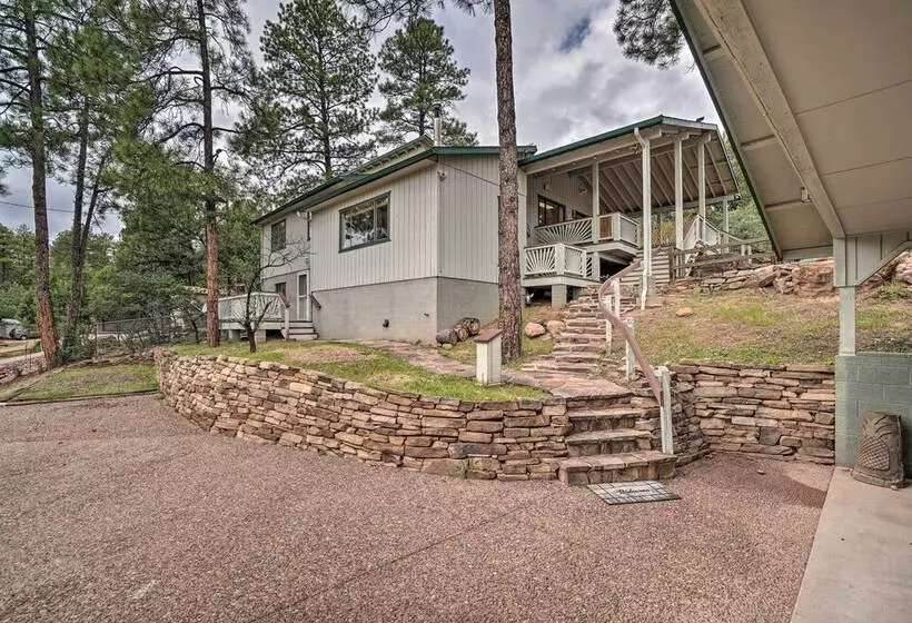 Cozy Pine Retreat W/ Private Hot Tub & Views