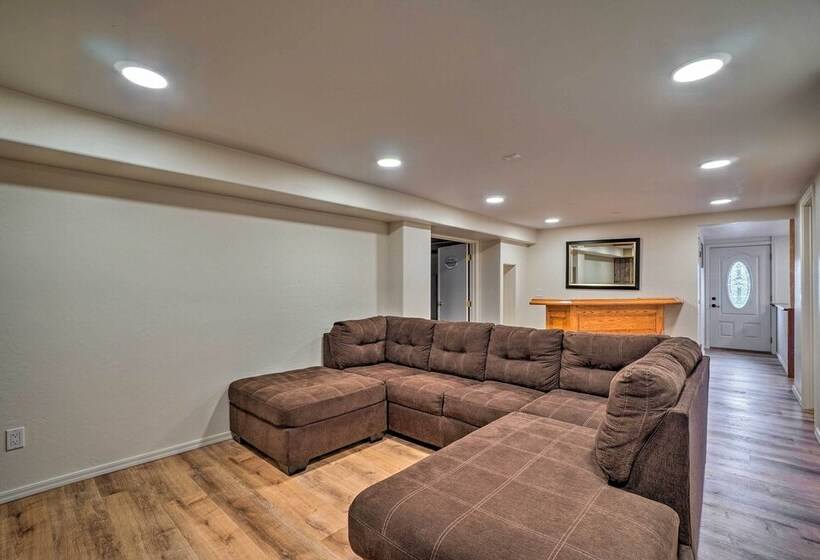 Cozy Pine Retreat W/ Private Hot Tub & Views