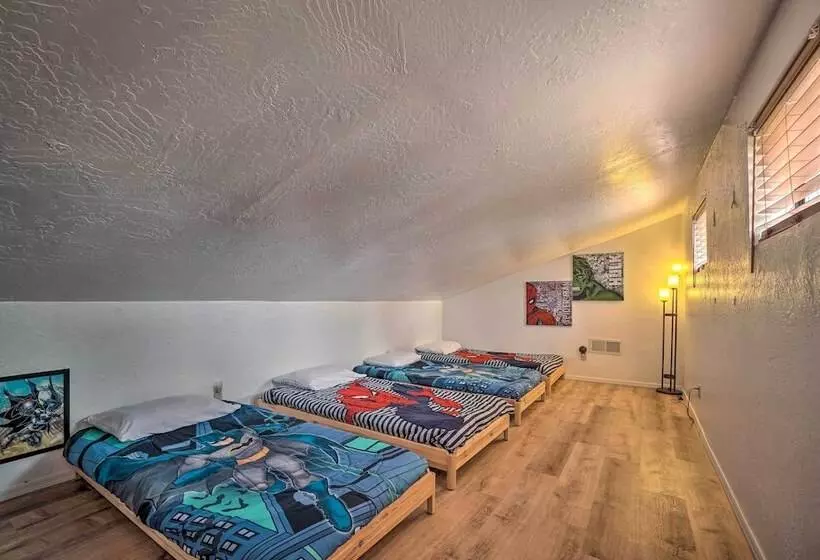 Cozy Pine Retreat W/ Private Hot Tub & Views