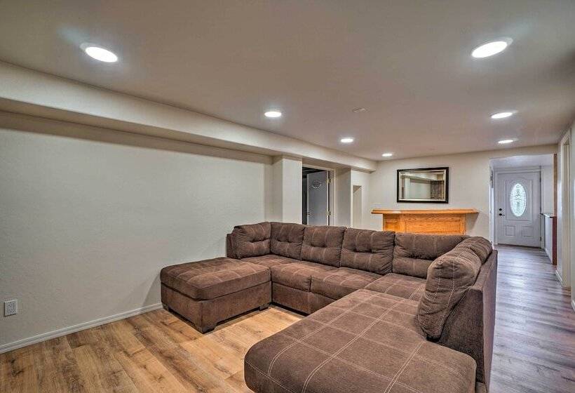 Cozy Pine Retreat W/ Private Hot Tub & Views