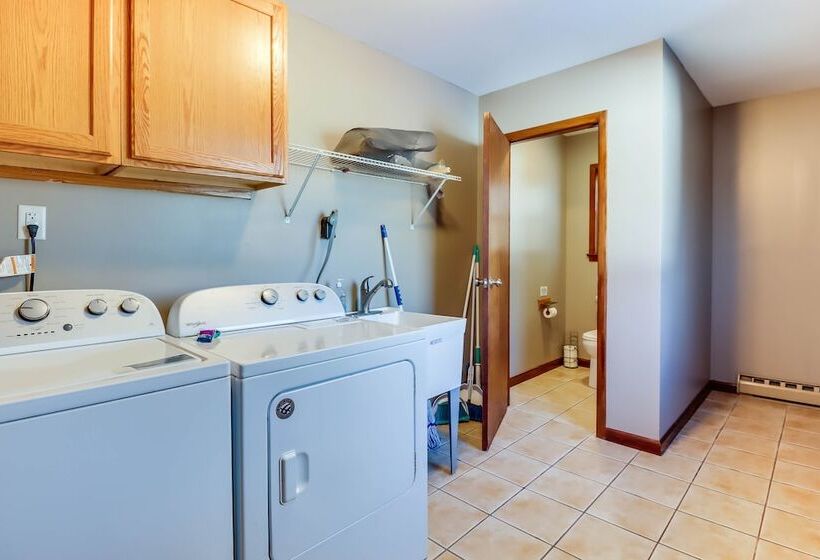 Lake Access & Private Hot Tub At Poconos Home!