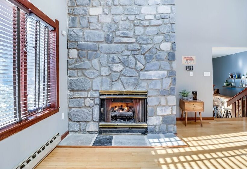 Lake Access & Private Hot Tub At Poconos Home!