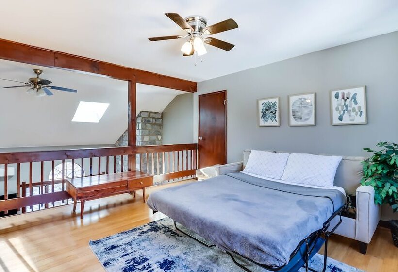 Lake Access & Private Hot Tub At Poconos Home!