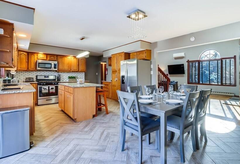 Lake Access & Private Hot Tub At Poconos Home!