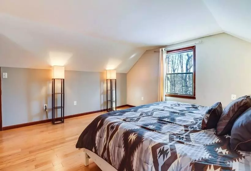 Lake Access & Private Hot Tub At Poconos Home!