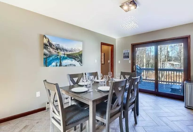 Lake Access & Private Hot Tub At Poconos Home!