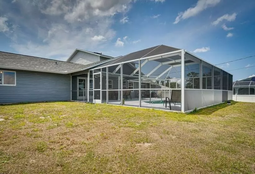 Port Charlotte Vacation Rental: Screened In Lanai!