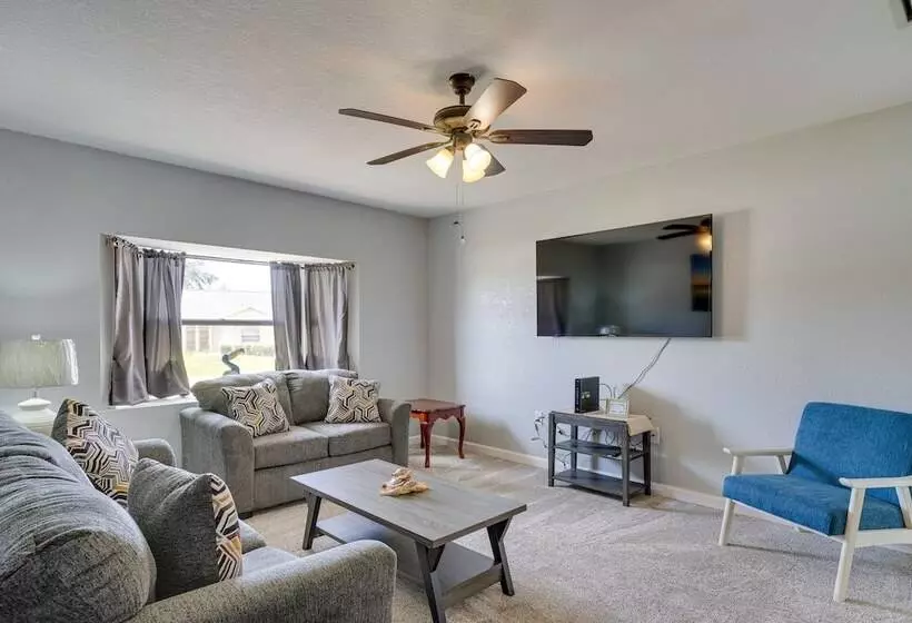 Port Charlotte Vacation Rental: Screened In Lanai!