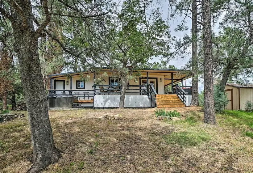 Prescott Retreat W/ Hot Tub ~ 3 Mi To Dtwn!