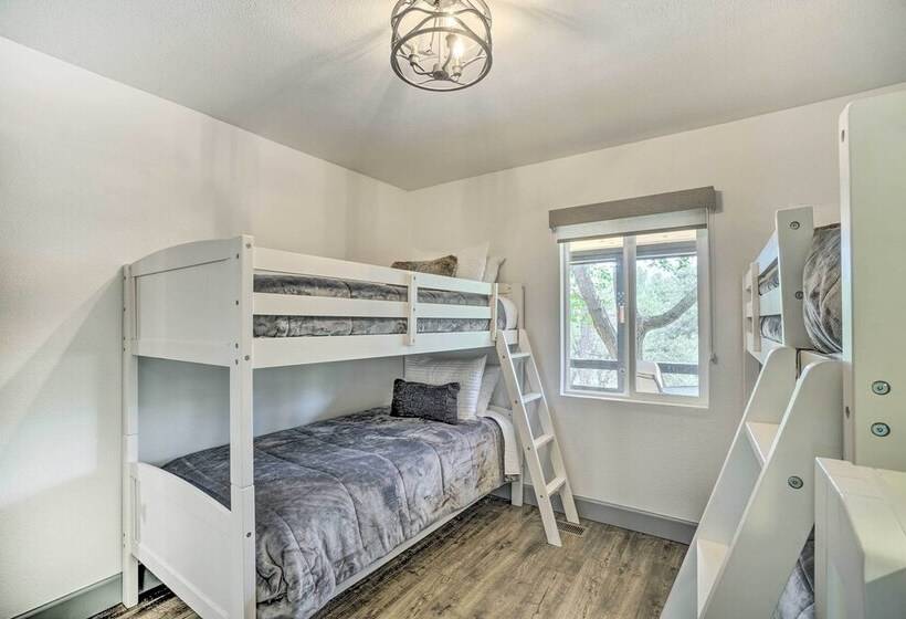 Prescott Retreat W/ Hot Tub ~ 3 Mi To Dtwn!