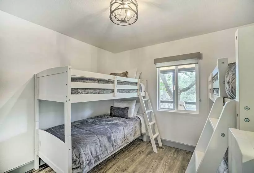 Prescott Retreat W/ Hot Tub ~ 3 Mi To Dtwn!