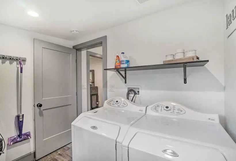 Prescott Retreat W/ Hot Tub ~ 3 Mi To Dtwn!