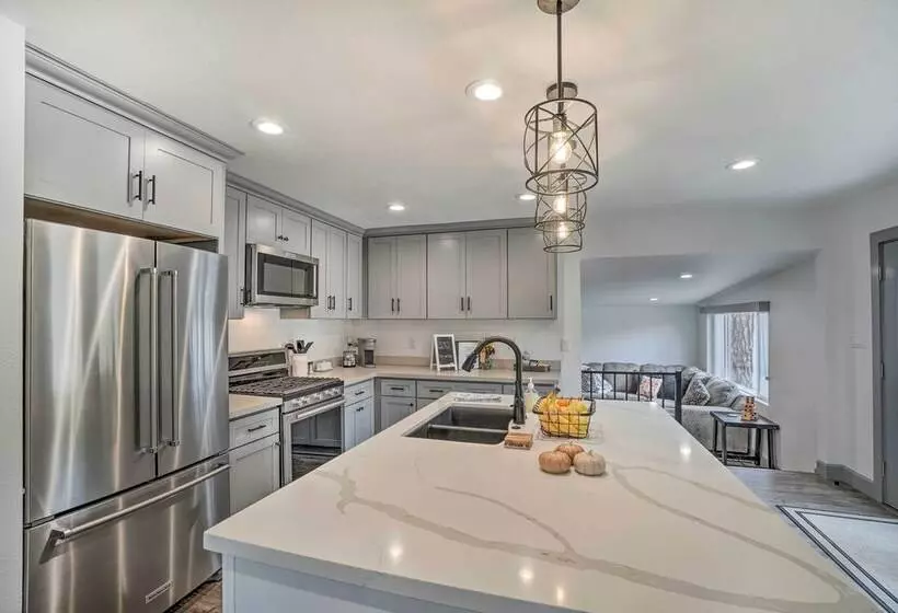 Prescott Retreat W/ Hot Tub ~ 3 Mi To Dtwn!